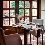 Hotel De 4*