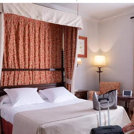 Hotel De 4*